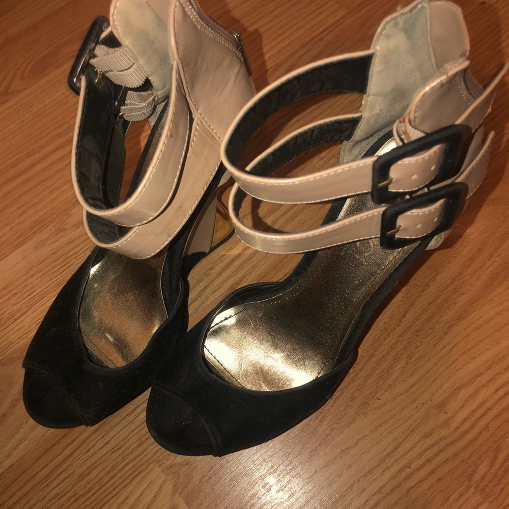 Heels - Picture 2 of 5